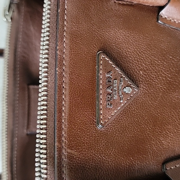 Authentic Prada Twin Pocket Tote Hand & Crossbody Bag - Picture 10 of 15